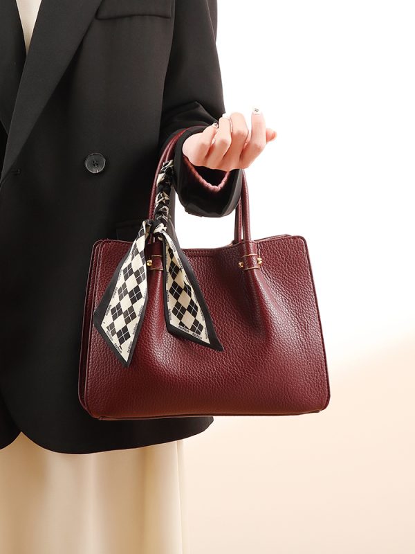 Women's Elegant Synthetic Leather Handbag - Convertible Shoulder Bag or Clutch, Open Top Everyday & Formal Purse Black/Muted Gray/Beige/Wine Red - European Collection Women's Luxury Wallet, Ladies Handbags, Detachable Strap Feature, Oiledged Finish - Image 4