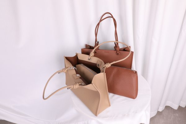 2025 New Women'S Casual Tote Bag - Stylish Brown with Golden-Tone Hardware, Detachable Shoulder Strap, and Zipper Closure, Perfect for Everyday Use, Versatile Carryall | Minimalist Design | Smooth Texture - Image 2