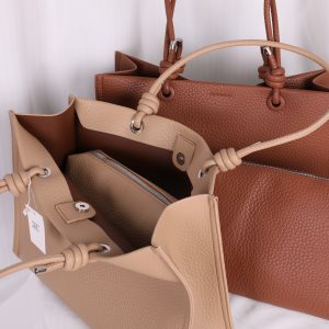 handbags , crossbody bags, shoulder bags , luxury bags , trend bags , Fashion bags , leather bags