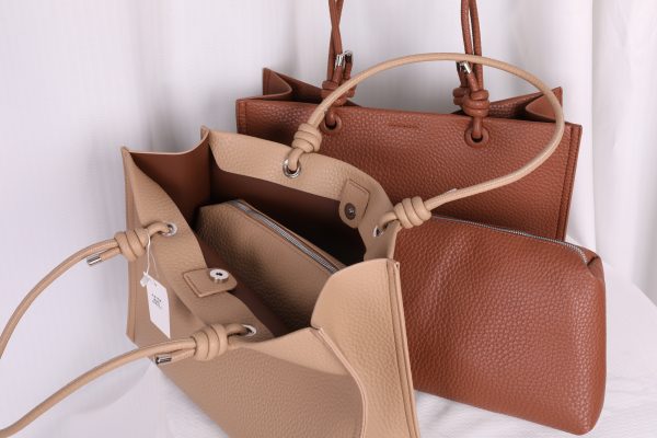 handbags , crossbody bags, shoulder bags , luxury bags , trend bags , Fashion bags , leather bags