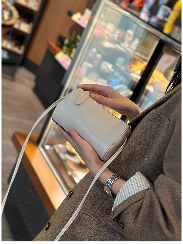 Elegant Genuine Leather Crossbody Bag for Women - Detachable Shoulder Strap, Zipper Closure & Tassel Detail | Multi-Functional Lightweight Travel Purse with Secure Zipper Closure | Durable Fabric Lining | Minimalist Design in Beige, Dark Brown, Green, Yellow, Small Crossbody Bag, Everyday Handbag, Sophisticated Accessory, Textured Finish - Image 4