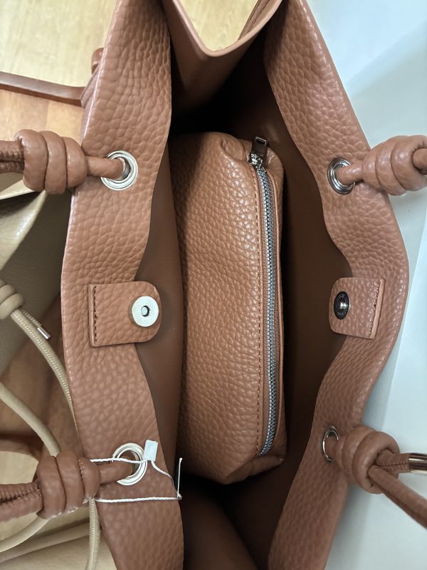 2025 New Women'S Casual Tote Bag - Stylish Brown with Golden-Tone Hardware, Detachable Shoulder Strap, and Zipper Closure, Perfect for Everyday Use, Versatile Carryall | Minimalist Design | Smooth Texture - Image 6
