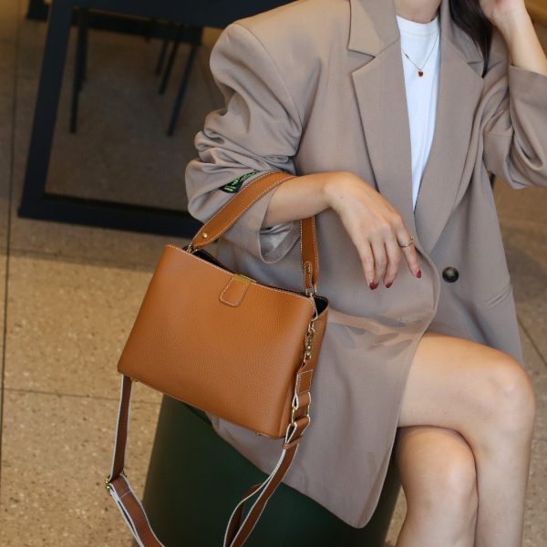 Elegant Women'S Crossbody Bag with Adjustable Strap, Golden-Tone Hardware & Canvas Lining - Light Blue & Beige Options for Casual or Formal Occasions, Versatile Shoulder Bag, Sophisticated Design, Smooth Texture - Image 2