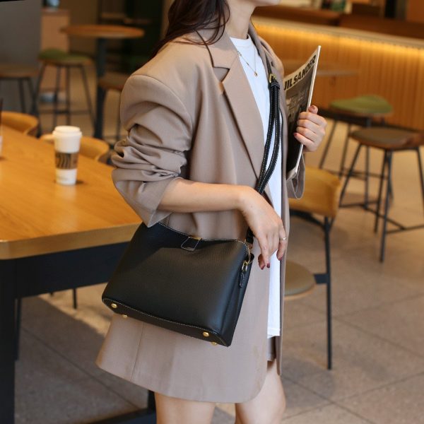 Elegant Women'S Crossbody Bag with Adjustable Strap, Golden-Tone Hardware & Canvas Lining - Light Blue & Beige Options for Casual or Formal Occasions, Versatile Shoulder Bag, Sophisticated Design, Smooth Texture - Image 10